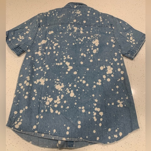 Forever 21 Men- Men's Oversized Short Sleeve Button-Down: - Picture 2 of 4